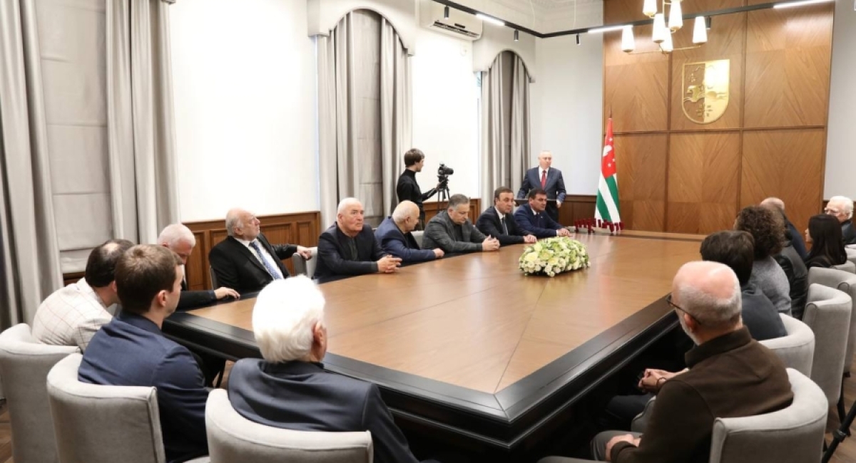 Сегодня в Администрации Президента Республики Абхазия состоялась торжественная церемония вручения государственных наград