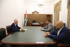 Бадра Гунба и Павел Титов обсудили развитие предпринимательства и реализацию совместных проектов