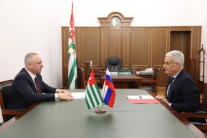Президент Абхазии Бадра Гунба встретился с заместителем министра экономического развития России Сергеем Назаровым