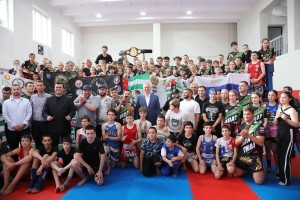 БАДРА ГУНБА ПОСЕТИЛ ОТРЕМОНТИРОВАННЫЙ ЗАЛ ДЛЯ ТАЙСКОГО БОКСА В СУХУМЕ