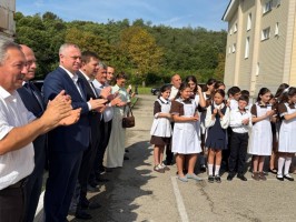 Аԥсны Ахада Бадра Гәынба аҵарадырра Амш аҽны Калдахәаратәи ашкол-интернат даҭааит