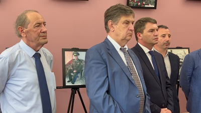 ГЛАВА АДМИНИСТРАЦИИ ПРЕЗИДЕНТА ДЖАНСУХ НАНБА ПОСЕТИЛ ВЫСТАВКУ В АБХАЗСКОМ ГОСУДАРСТВЕННОМ МУЗЕЕ БОЕВОЙ СЛАВЫ ИМЕНИ В. Г. АРДЗИНБА