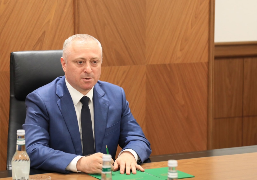 Президент Абхазии Бадра Гунба провел совещание с главами городов и районов республики
