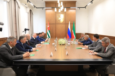 President Badra Gunba met with the Head of the Republic of Tatarstan Rustam Minnikhanov, who arrived on a working visit to Abkhazia.