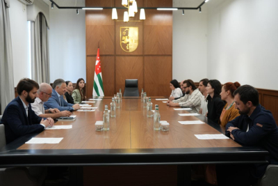 Head of the Presidential Administration of the Republic of Abkhazia Beslan Eshba met with participants of an educational expedition to study the best practices in the development of public spaces