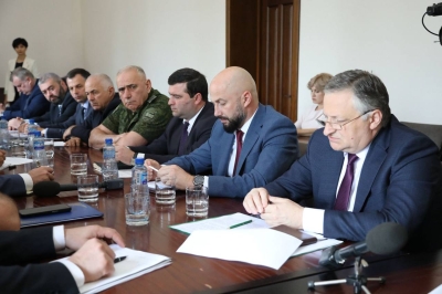 Президент Абхазии Бадра Гунба поручил Руководителю Аппарата Кабинета министров регулярно докладывать о ходе выполнения поручений Главы государства в Администрацию Президента