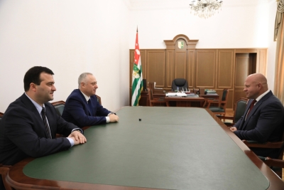 Abkhazian President Badra Gunba received the legendary Russian athlete, multiple world champion in MMA and combat sambo, Fedor Emelianenko, who visited Abkhazia for the first time.