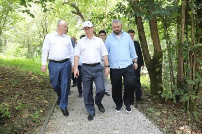 Гәынба Бадреи Сергеи Кириенкои атуристтә комплекс «Garuda Glamping Abkhazia» иаҭааны ирбеит
