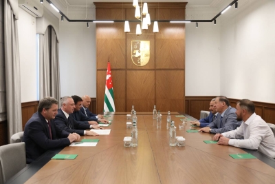 ПРЕЗИДЕНТ ВСТРЕТИЛСЯ С РУКОВОДСТВОМ МЕЖДУНАРОДНОЙ ЧЕРКЕССКОЙ АССОЦИАЦИИ