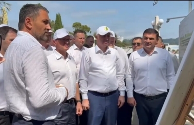 Гәынба Бадреи Сергеи Кириенкои Амҳаџьырқәа рыԥшаҳәа иаҭааит