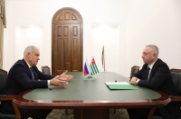 Президент Абхазии Бадра Гунба встретился с заместителем министра экономического развития России Сергеем Назаровым