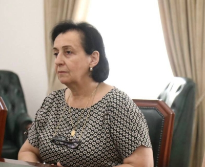 Президент Абхазии Бадра Гунба поздравил супругу Второго Президента Абхазии С. В. Багапш Марину Шония с Новым годом